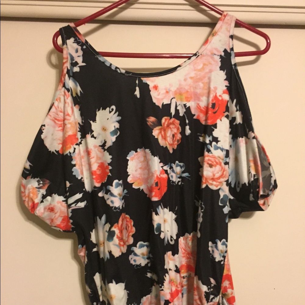 Open shoulder top
